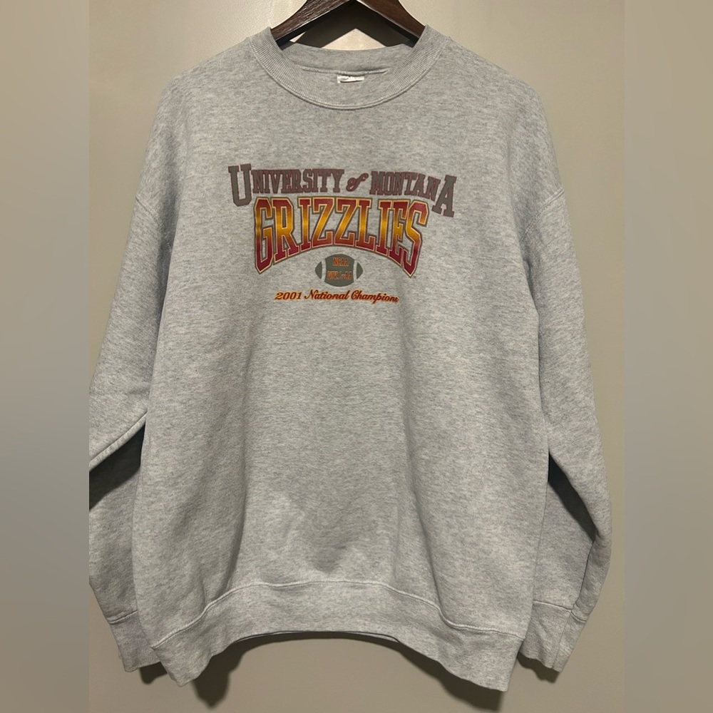 *VINTAGE* Old School Championship 2001 Montana Grizzlies Sweatshirt
